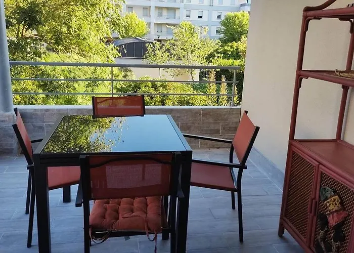 Appartement 65 M² Avec Piscine.
