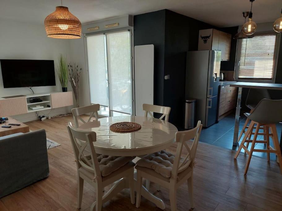 65 M² Avec Piscine. Appartamento Tours